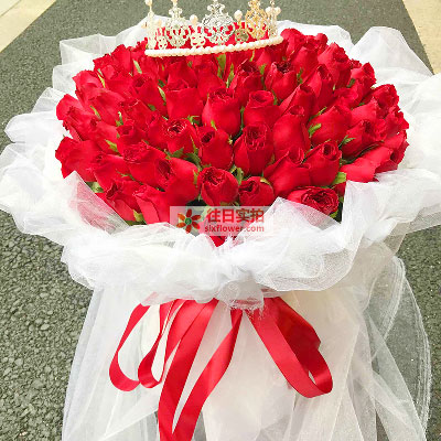 男生表白居然只送一支玫瑰_男生送白玫瑰算表白吗_男生送玫瑰花却没当面表白